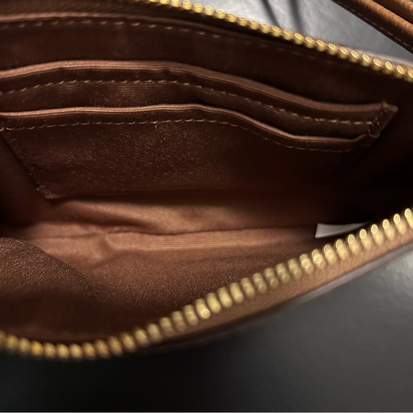 Tan leather Coach clutch - Picture 4 of 6